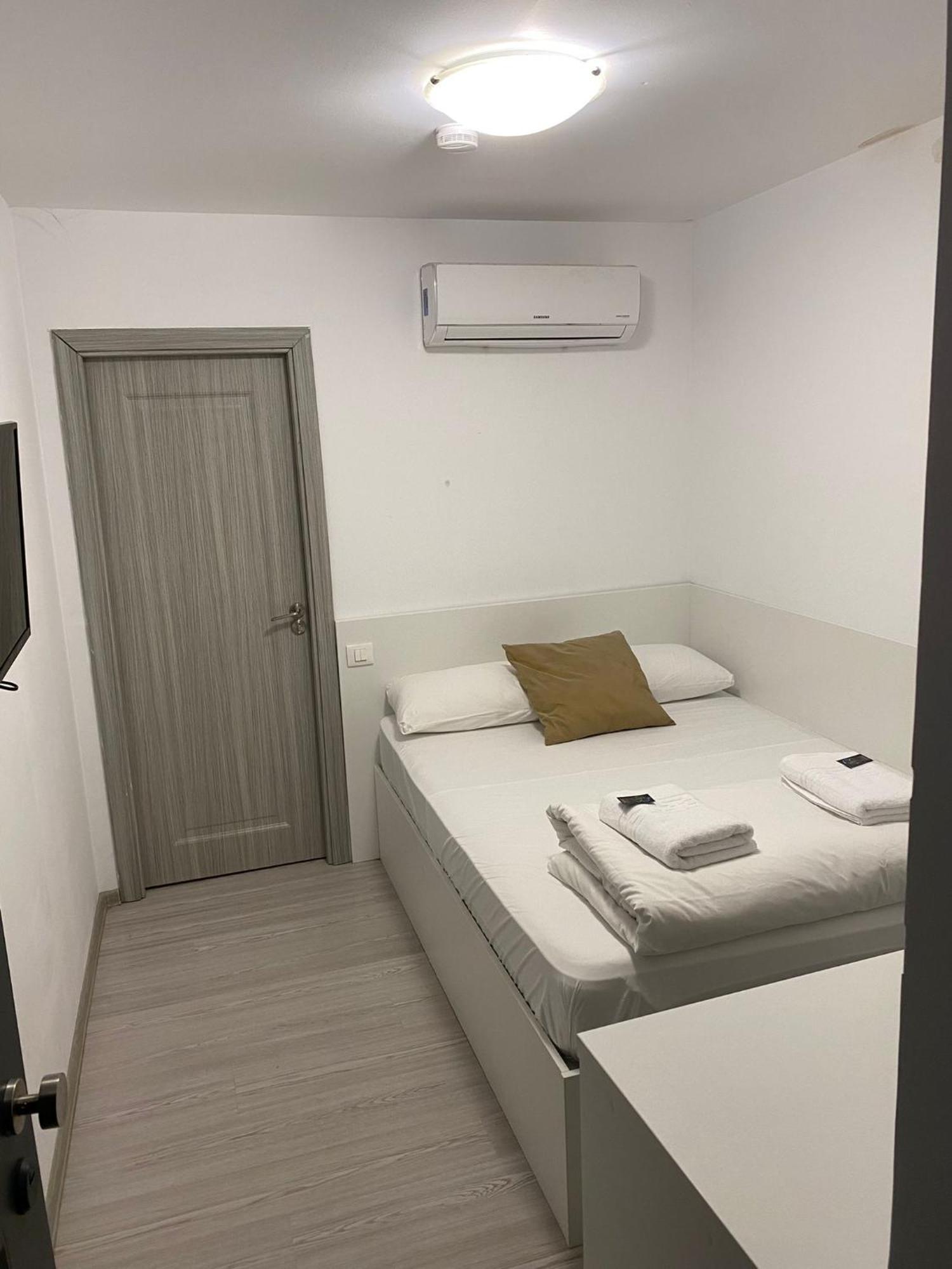 Small Central Bucharest Old Town Studios 외부 사진