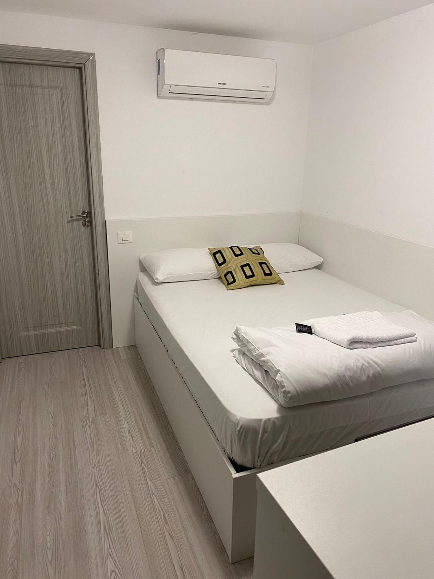 Small Central Bucharest Old Town Studios 외부 사진
